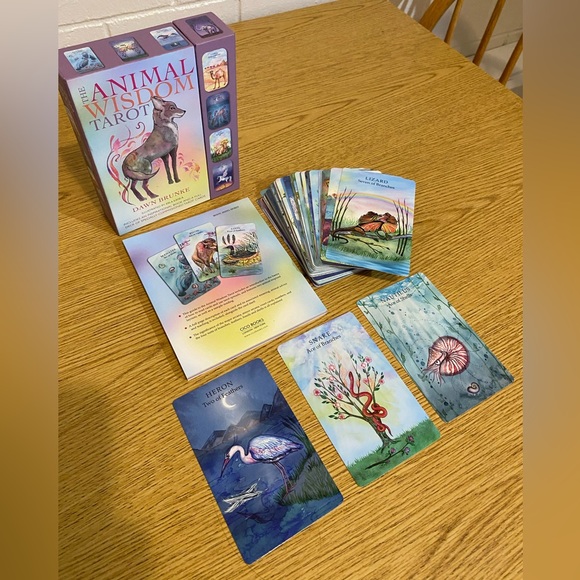 Animal Wisdom Tarot oracle witch fortune-telling cards and guide set - Picture 6 of 7